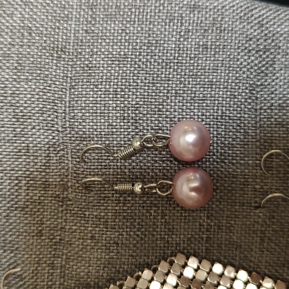 Fibe Pair Of Vintage Pierced Earrings - Picture 4 of 6